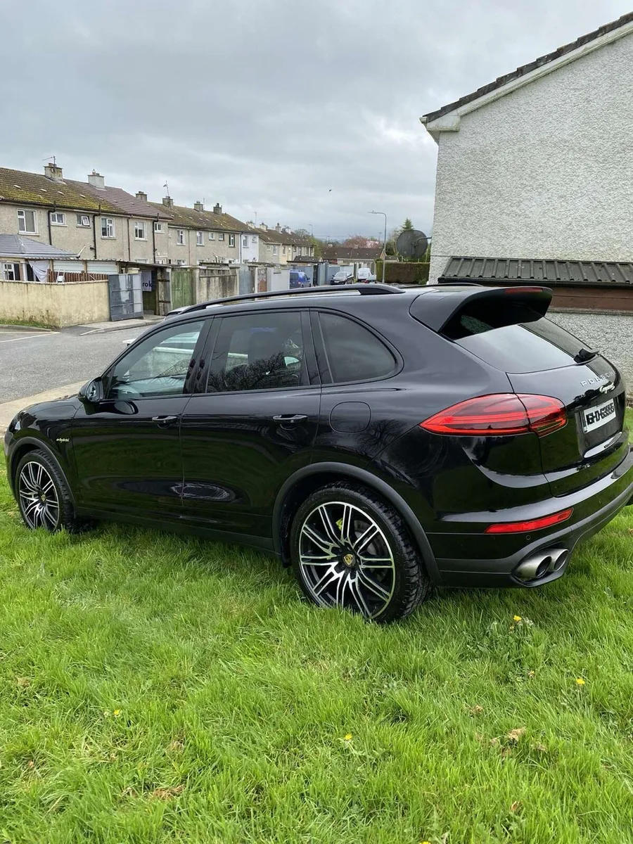 Porsche cayenne 2016 hybrid - Image 4