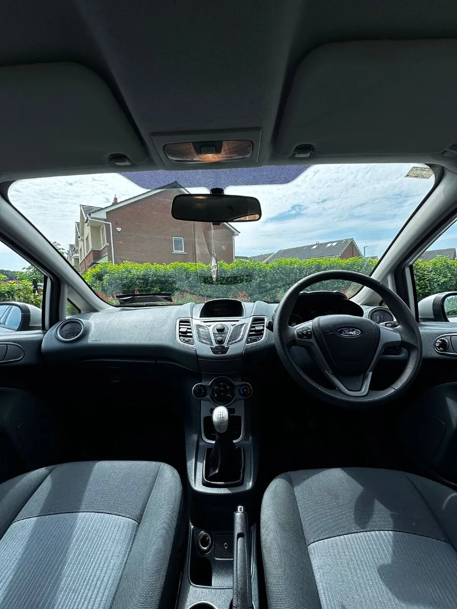 Ford Fiesta 2010 - Image 3