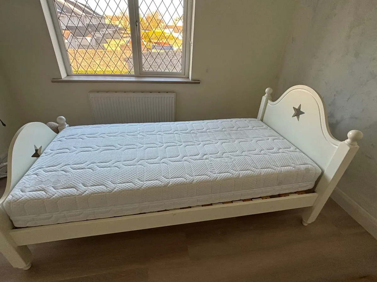 Single bed with mattress - Image 3
