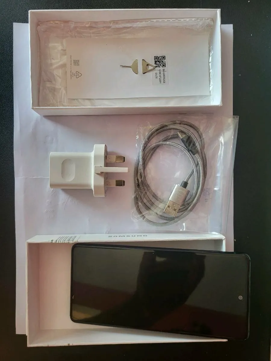 Samsung Galaxy S20 FE 5G - Image 1