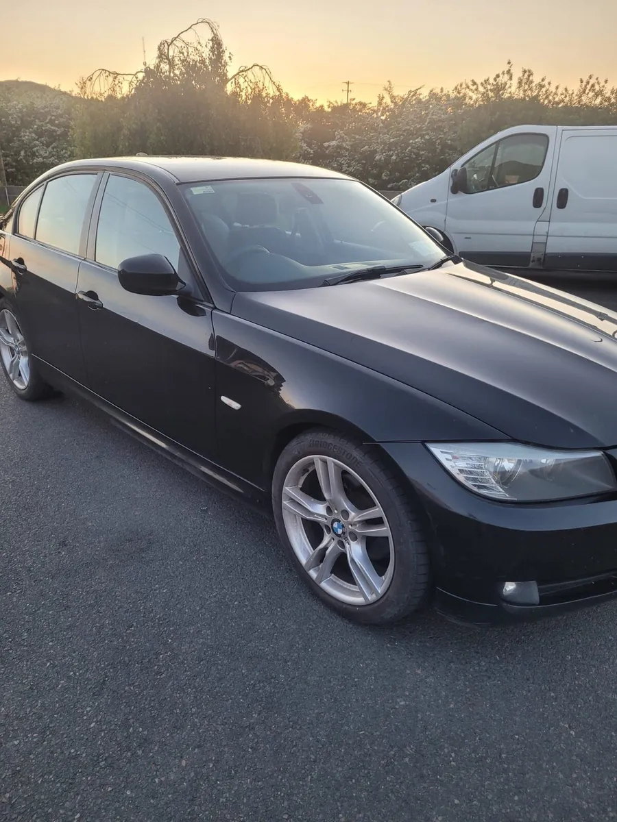 2012 BMW 3 series black - Image 2