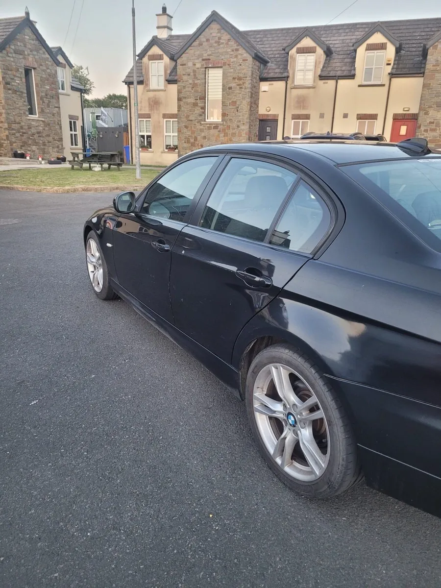 2012 BMW 3 series black - Image 4