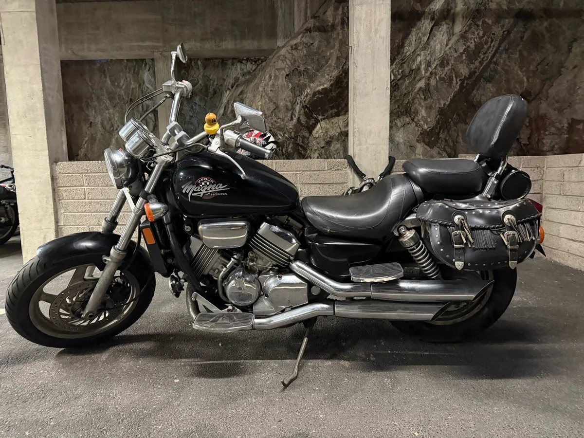 Honda Magna 750 - Image 1