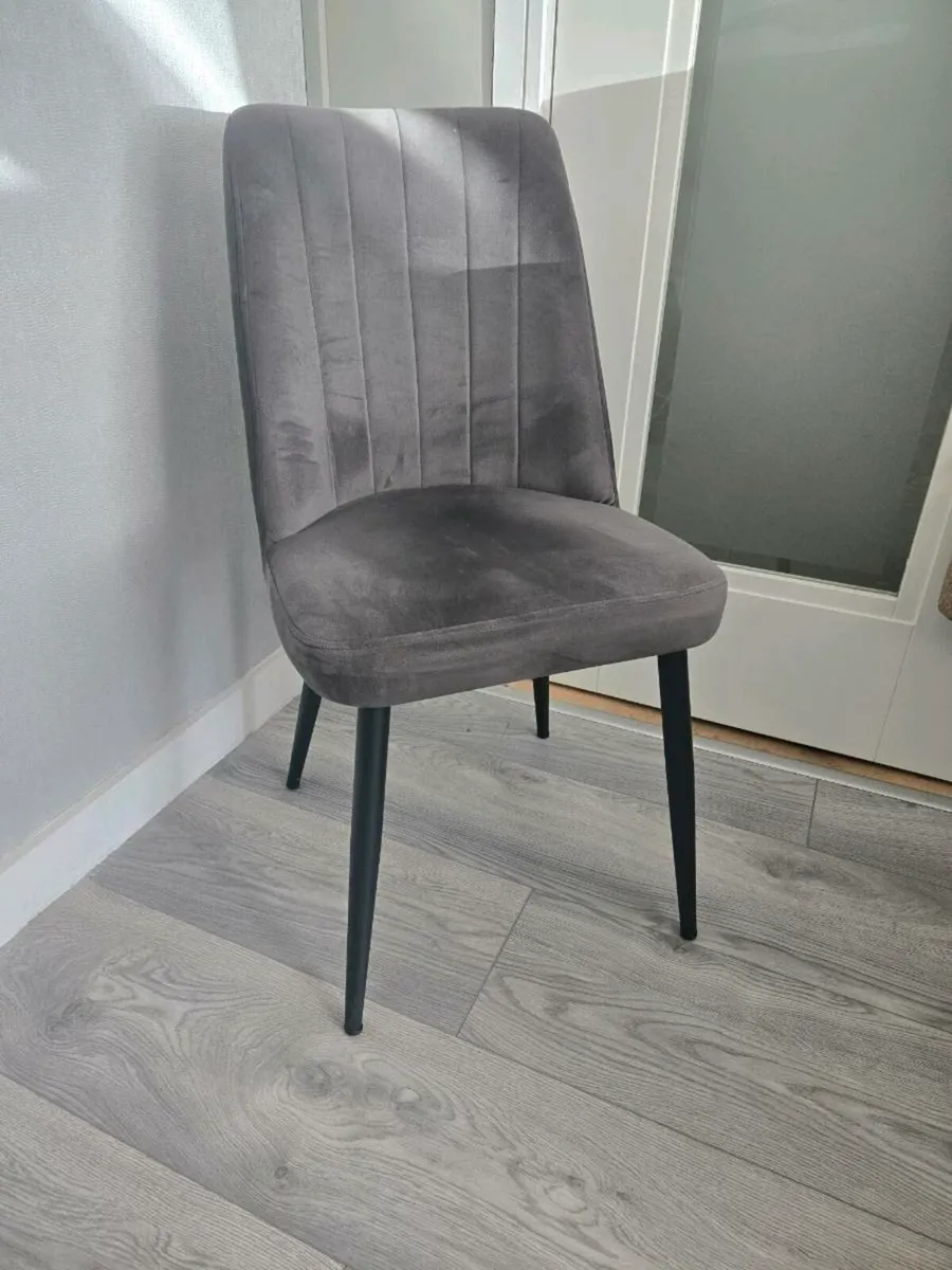 4 Dining chairs - Image 1