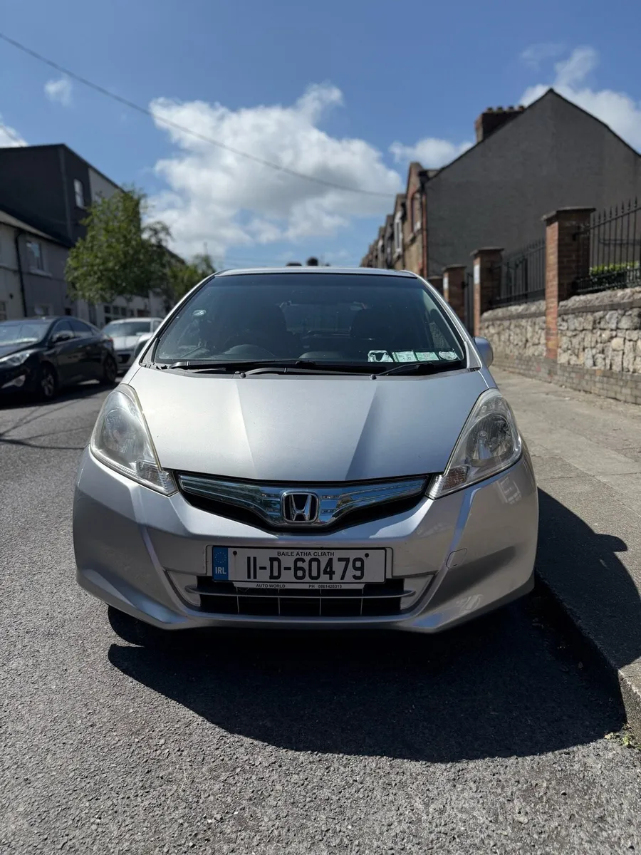 Honda fit high spec 1 owner - Image 2