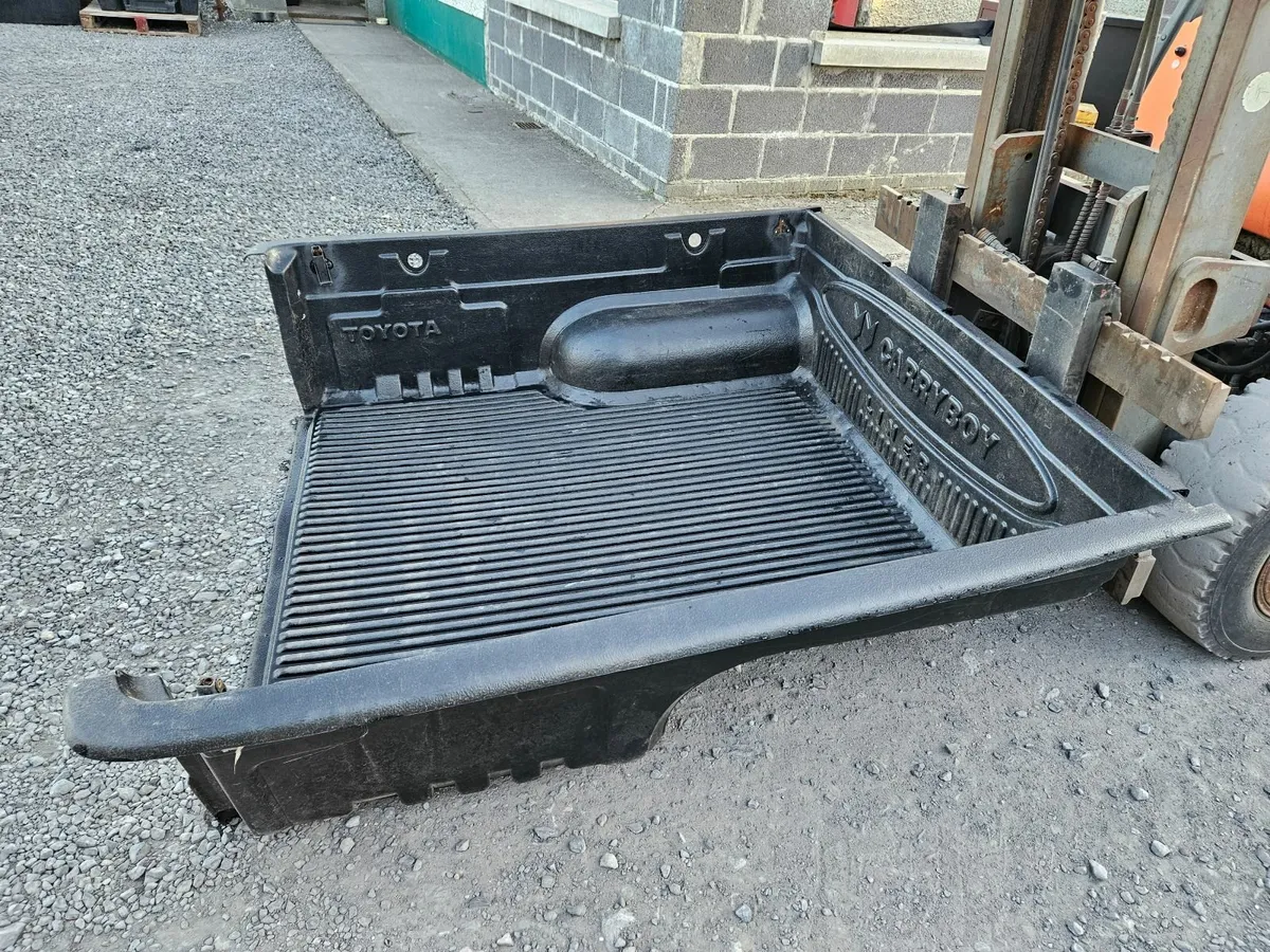 Toyota Hilux short tub liner - Image 2