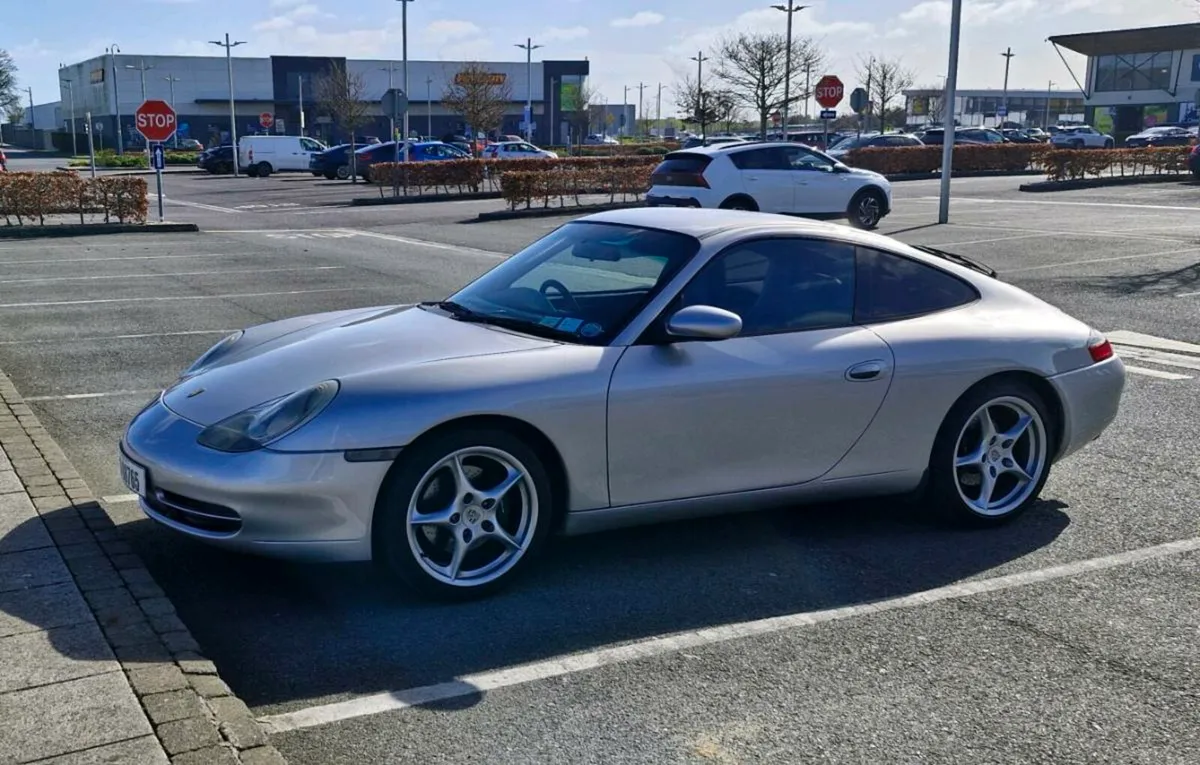 Porsche 911 - Image 1