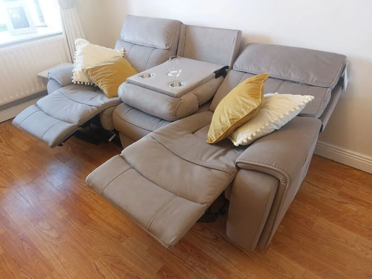 NEW electric reclining couch - Image 1