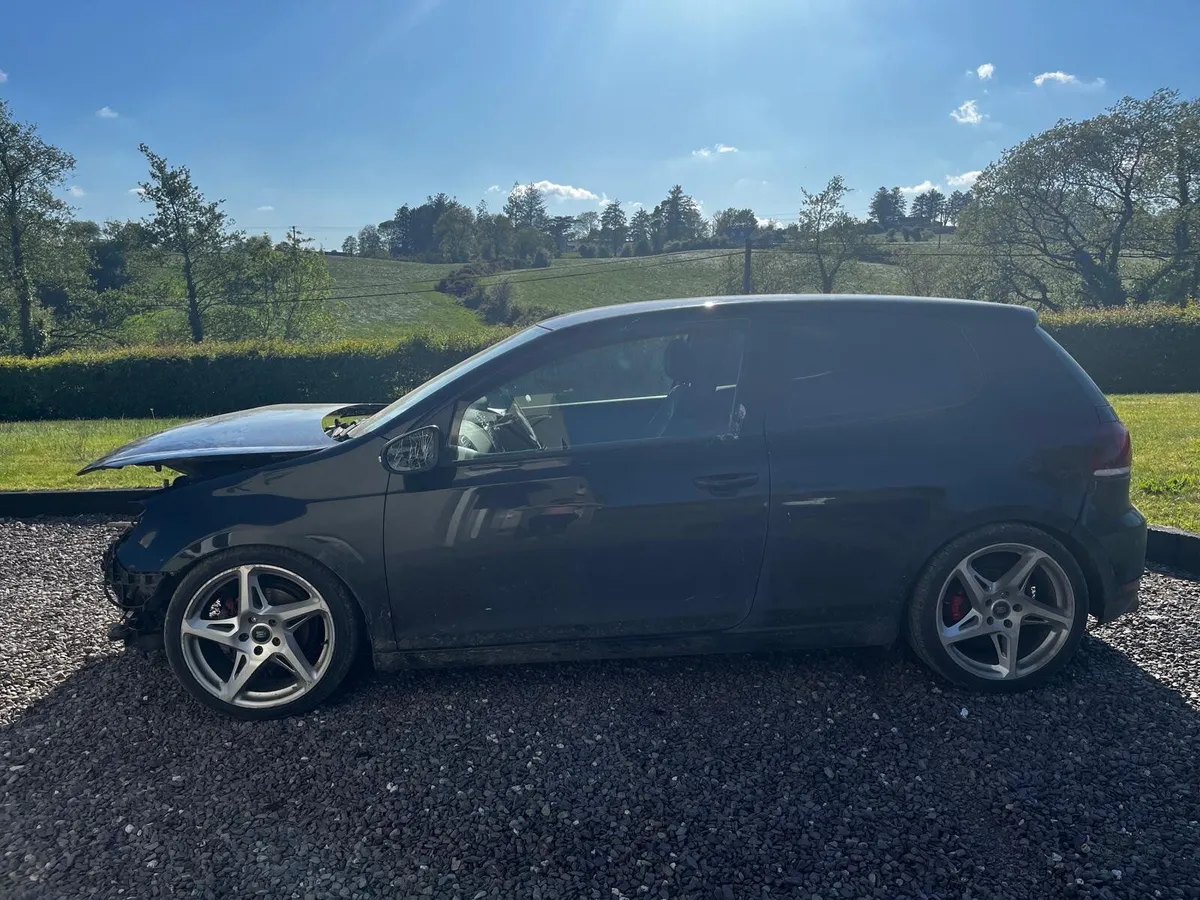 Volkswagen Golf 2012 - Image 1