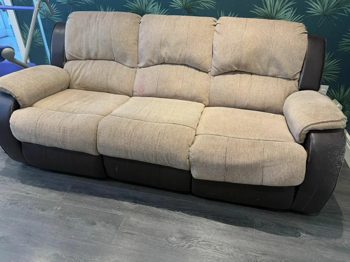 Sofa/Couch - Image 2