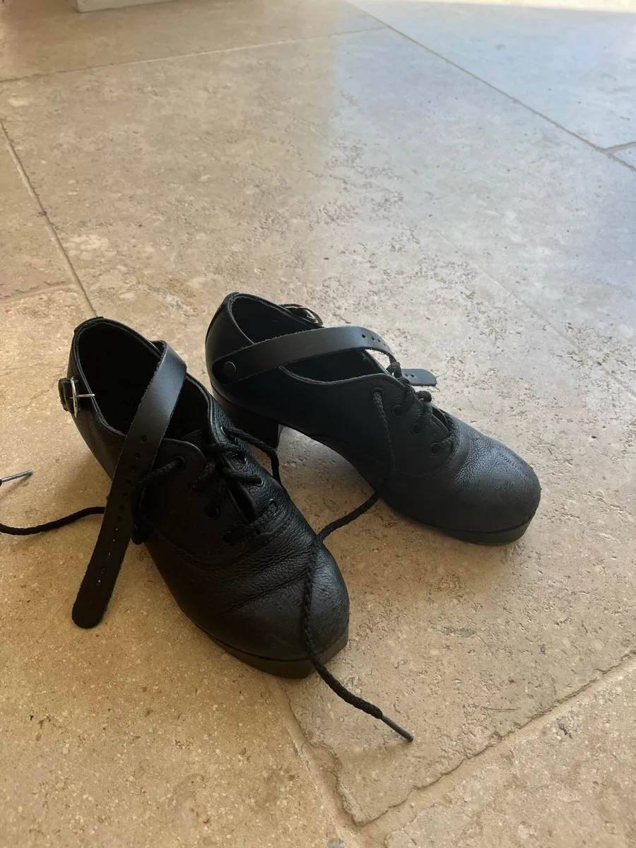 Irish dancing hard shoes size 1 and 1/2 - Image 1