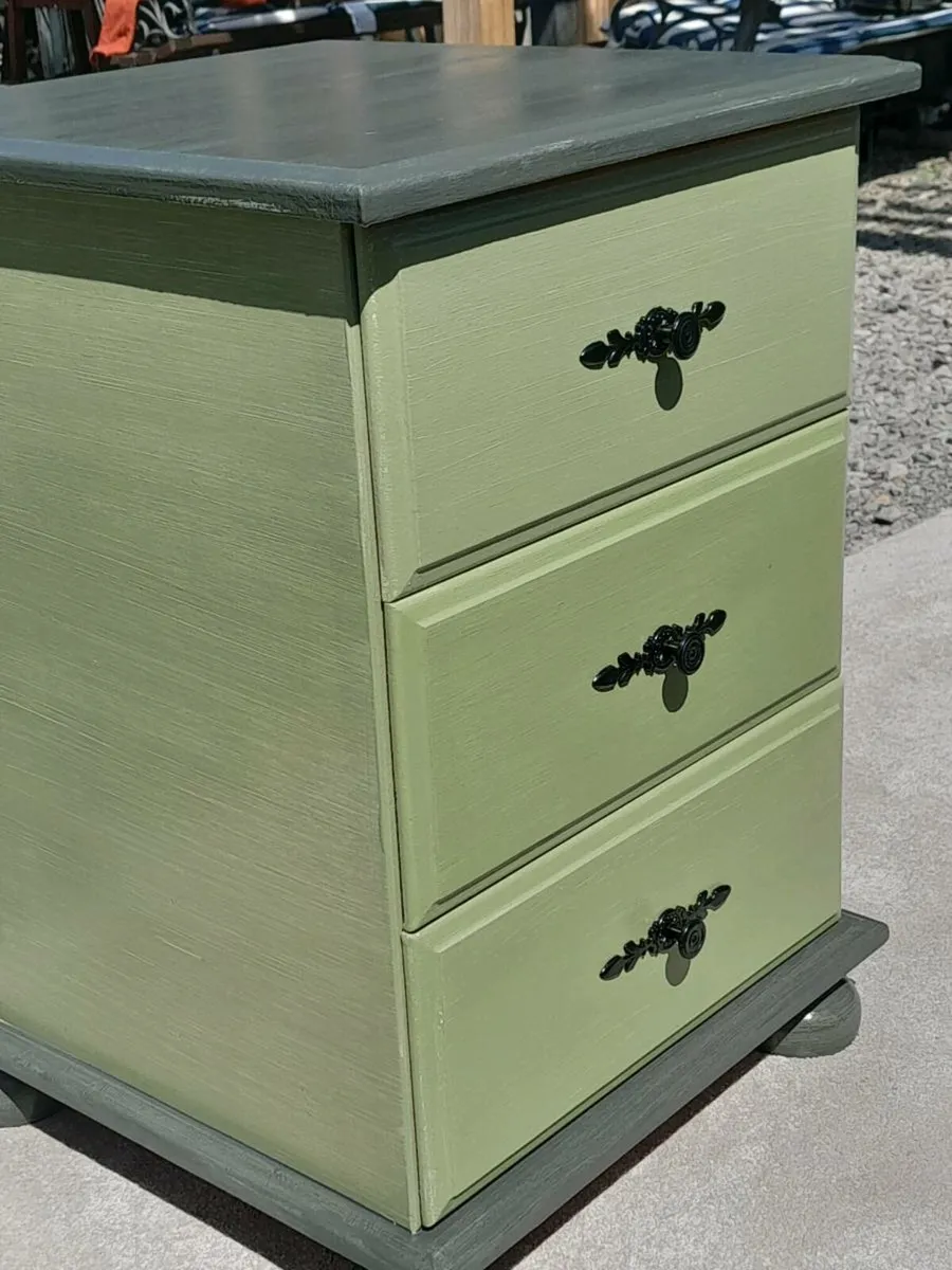 Revived bedside tables - Image 4