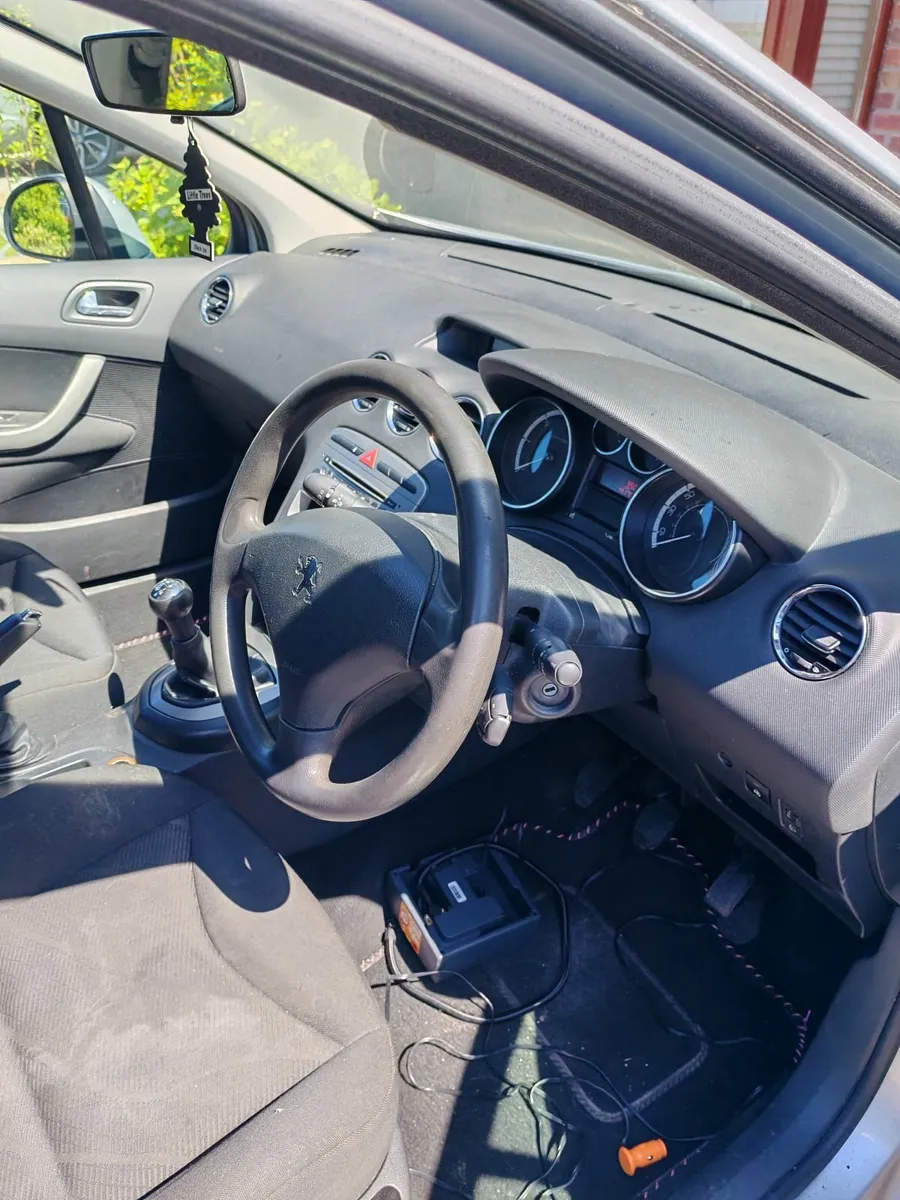 Peugeot 308 2008 - Image 3