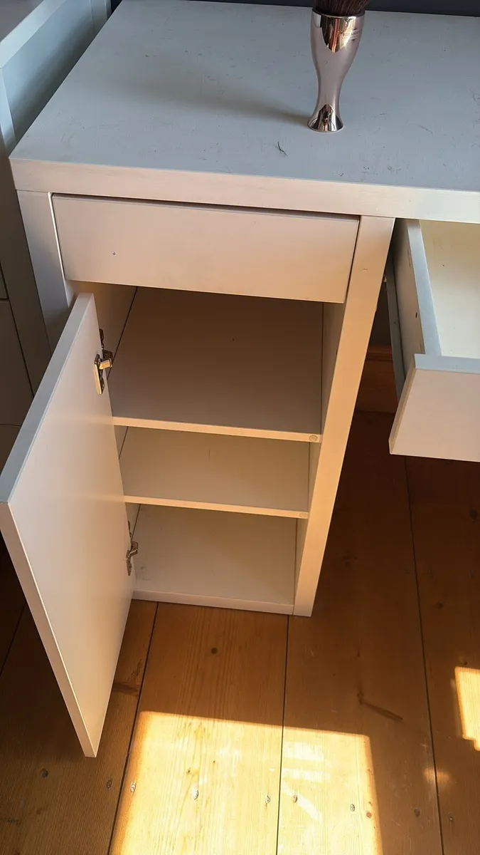 Desk - Image 2