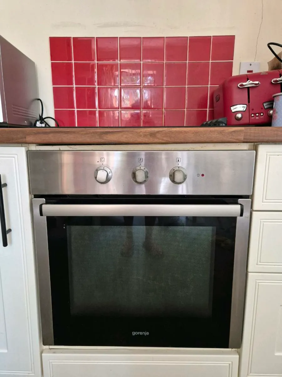 Oven and hob - Image 1