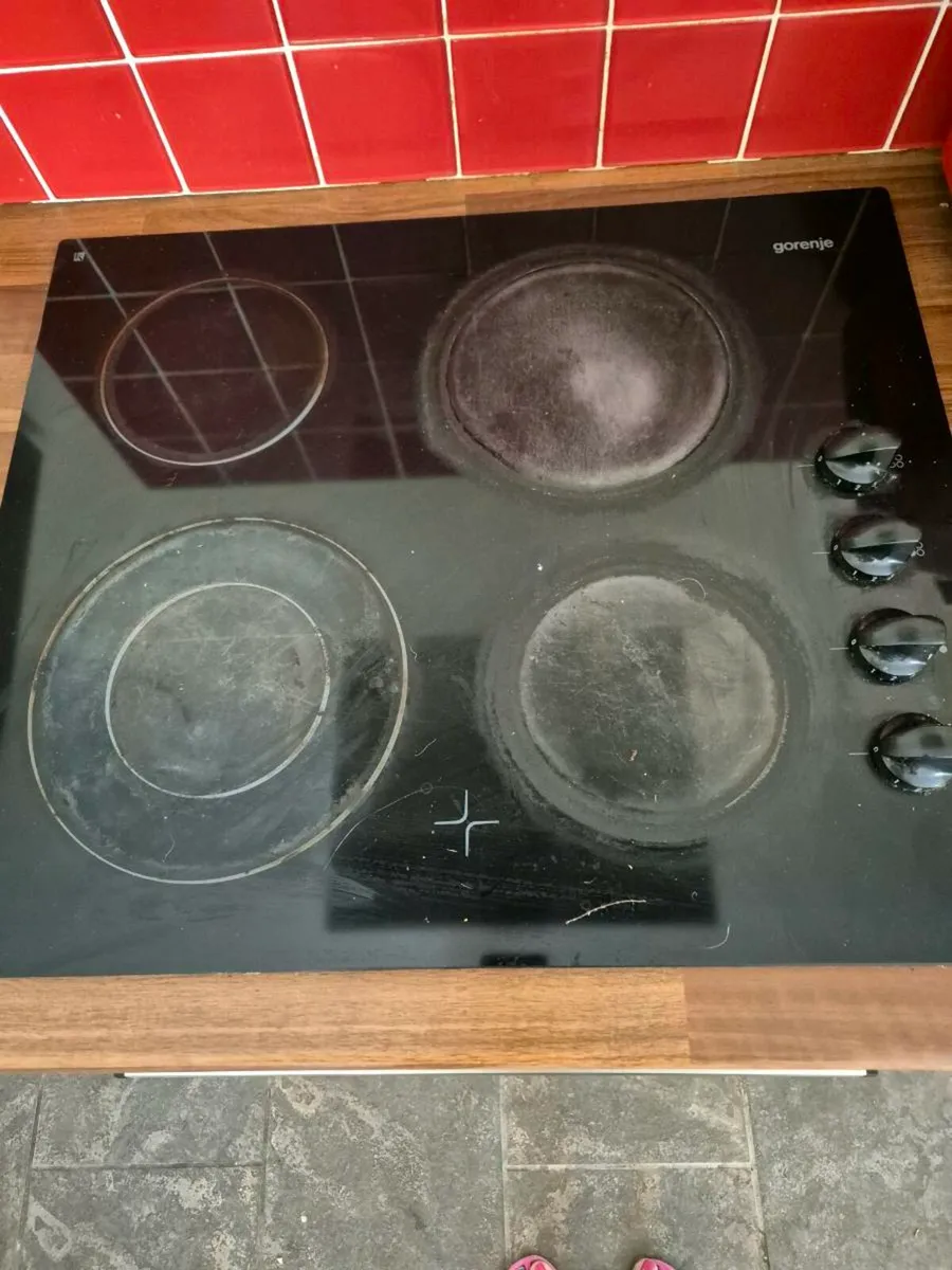 Oven and hob - Image 2