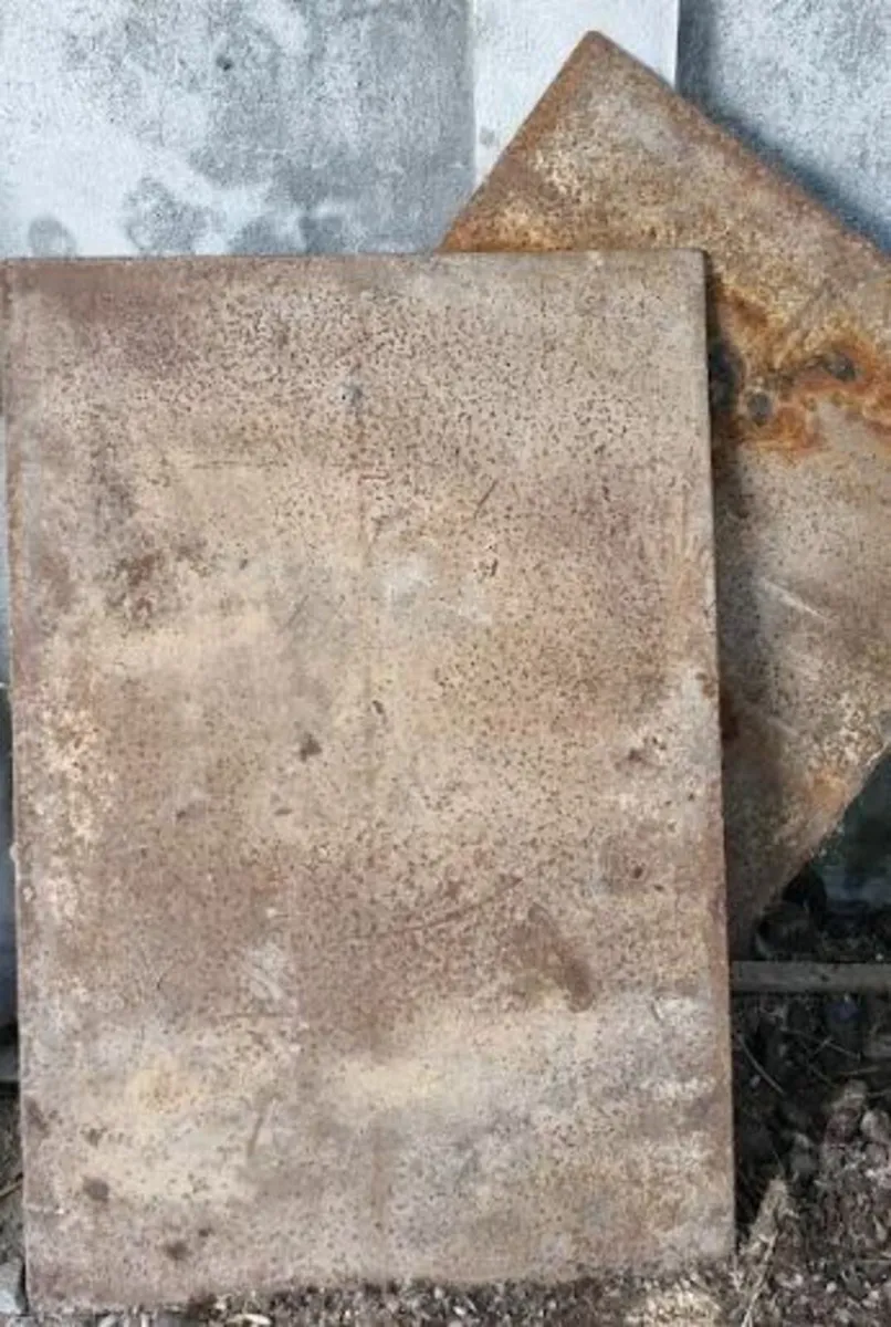 4 ft bucket  2 road plates - Image 4