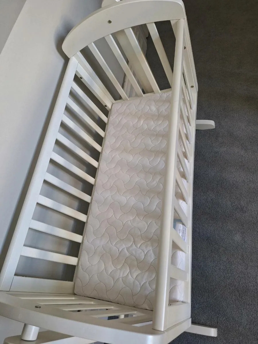Crib - Image 2