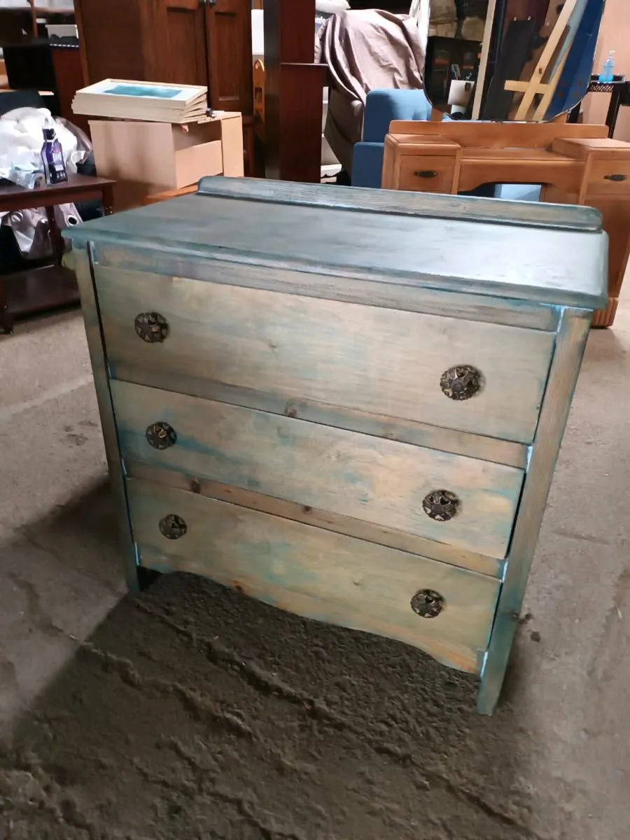 Chest of Drawers