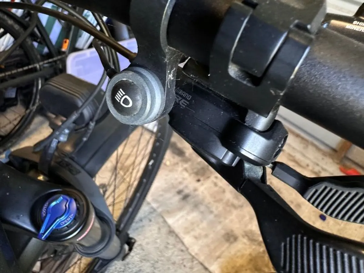 Canyon Pathlite:ON Eletric Bike - Image 3