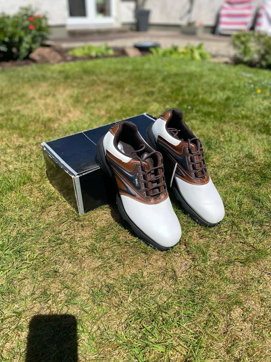 Mens Golfing Shoes Size 8.5(42.5) - Image 2