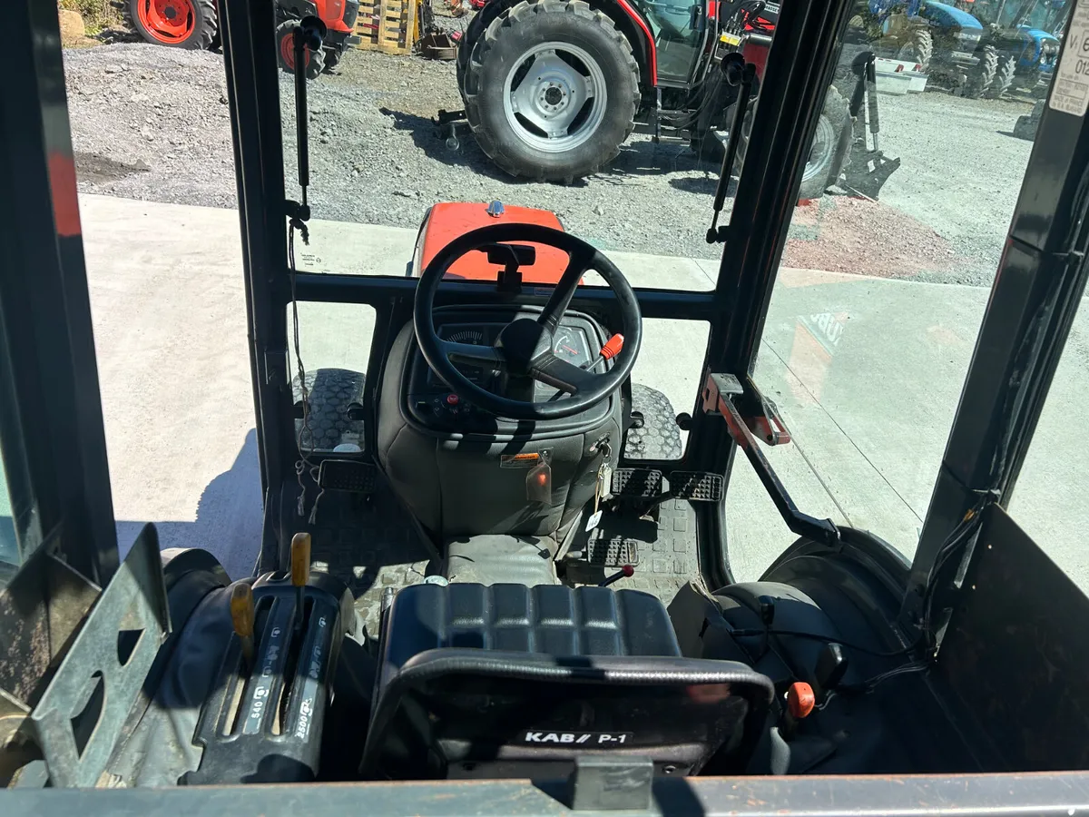 Kubota B2410 HST Compact Tractor - Image 4