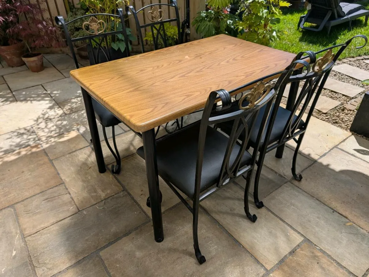 Kitchen dining table - Image 1