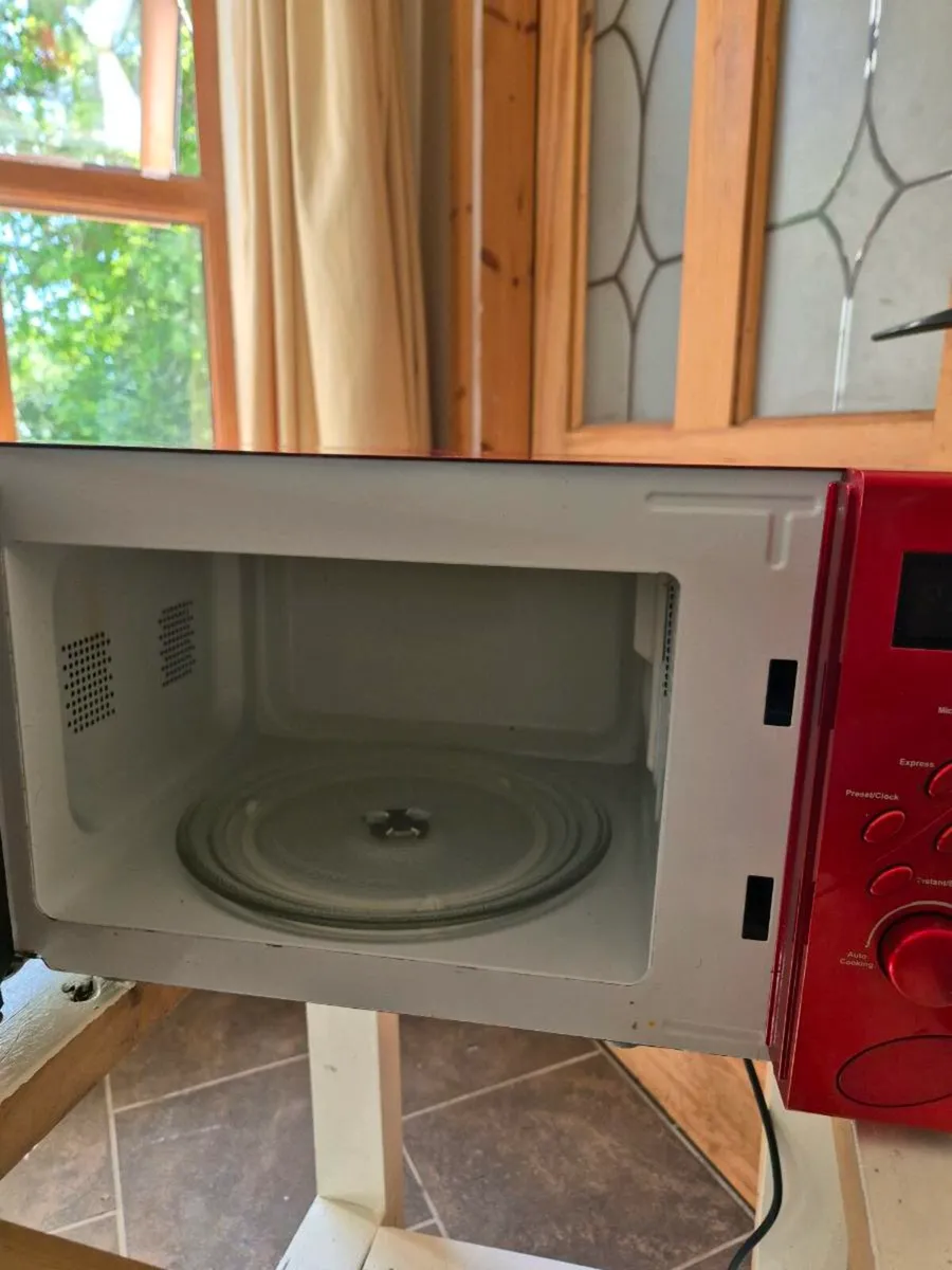 Microwave - Image 2