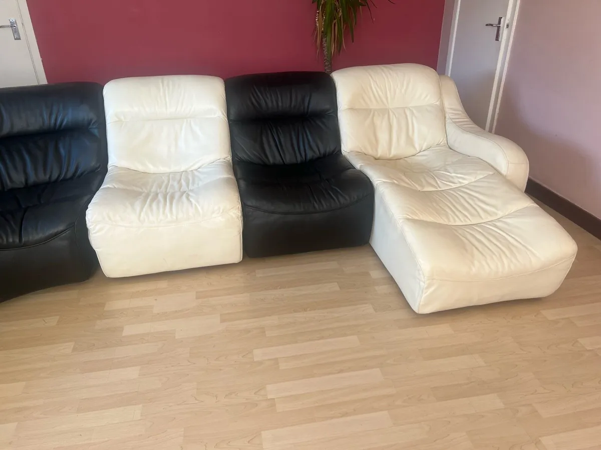 Suit of furniture - Image 2