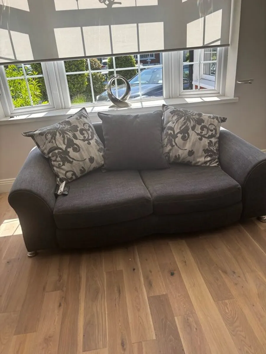 Suite for sale - Image 2