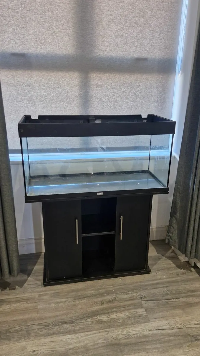 Fluval Jumwe Rio 180 Aquarium - Image 1