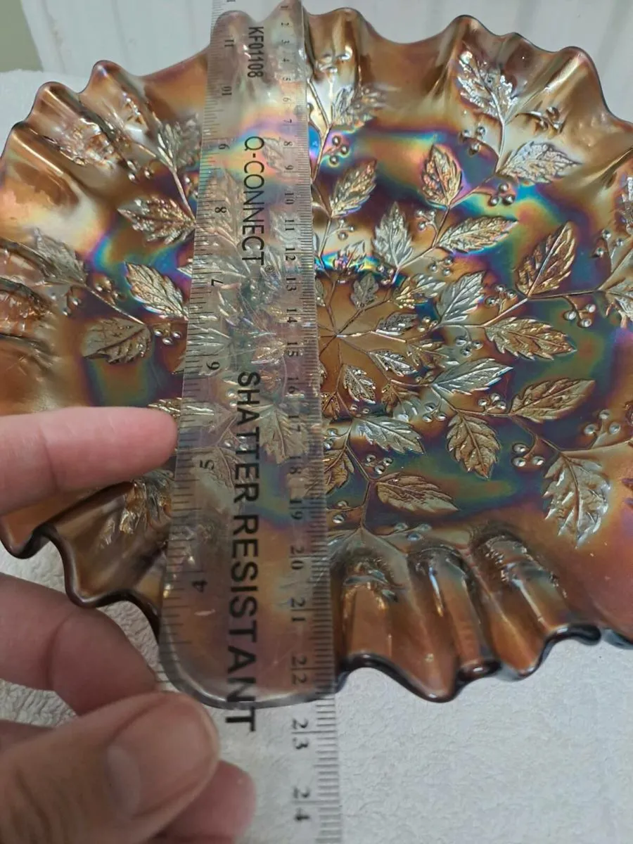 Carnival glass bowl - Image 3