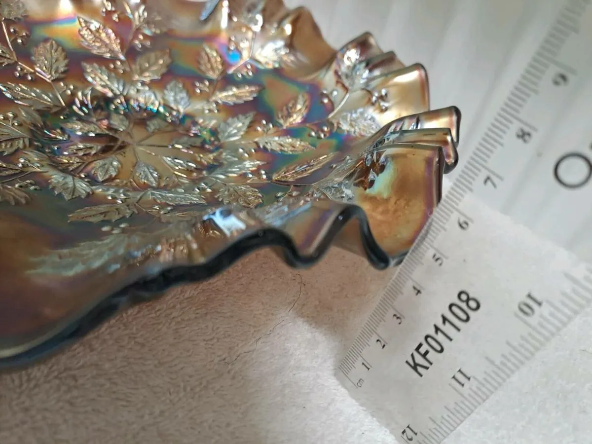 Carnival glass bowl - Image 4