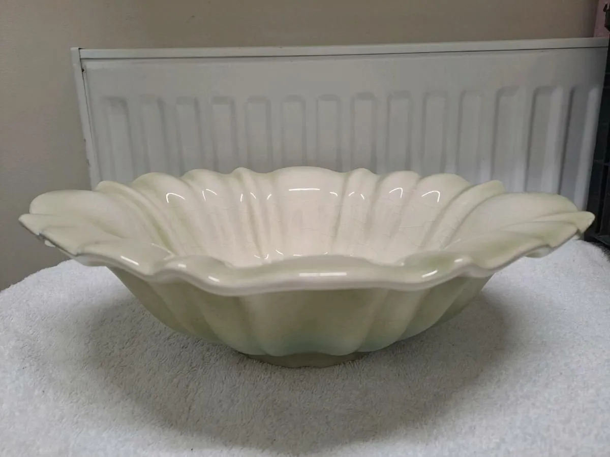 Oval large bowl light green - Image 1