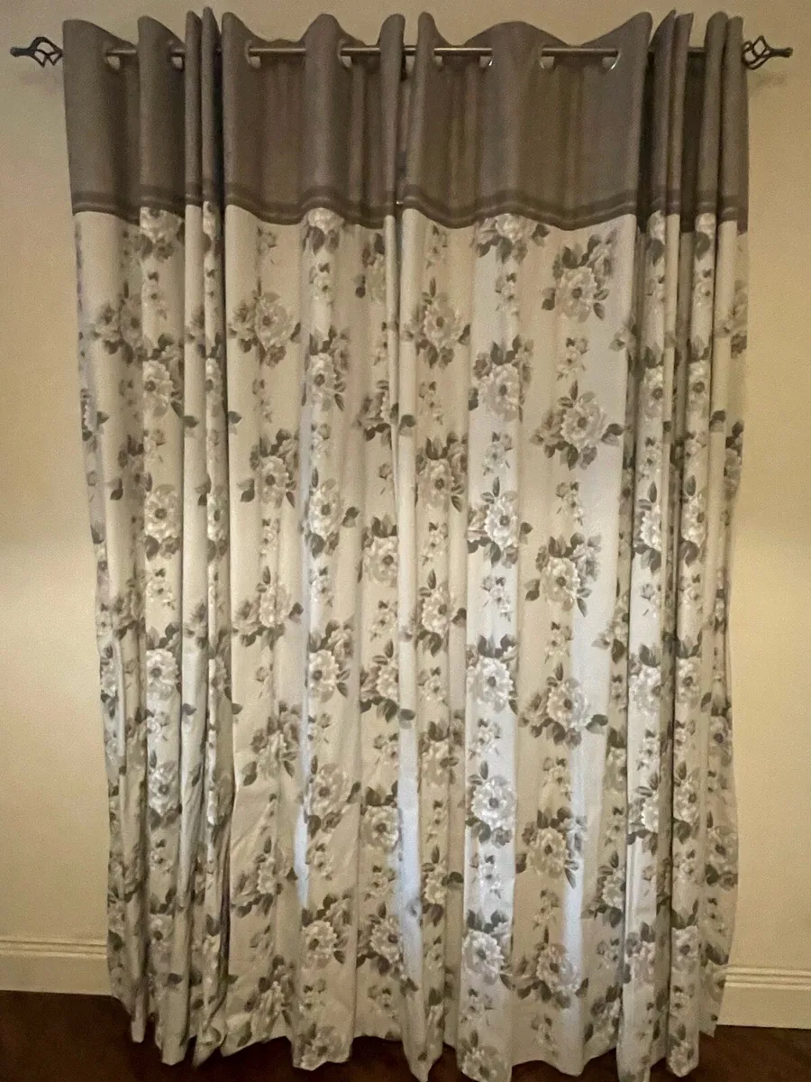 Curtains - Image 1
