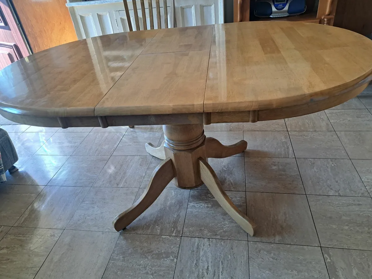 Dining table - Image 1