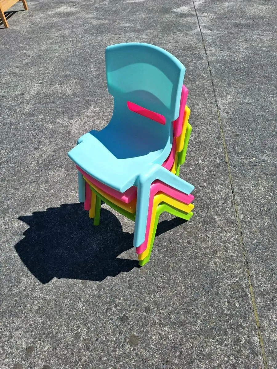 Four colourful children's chairs - Image 2