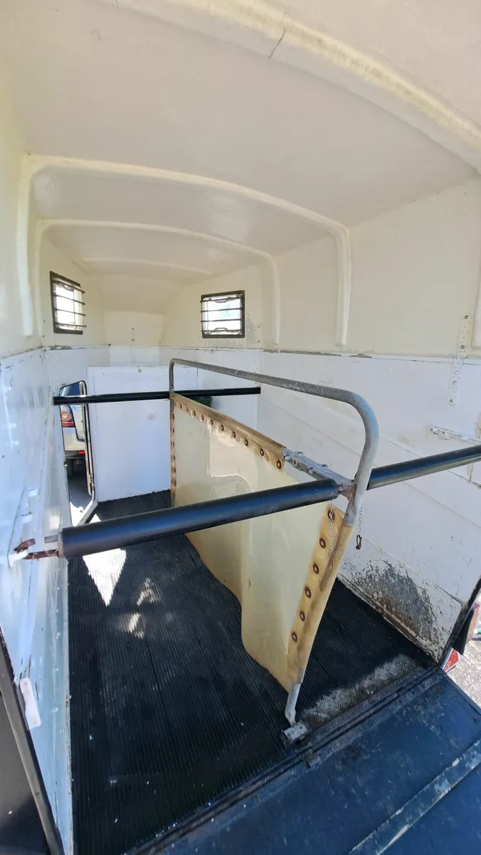 Horse box - Image 3