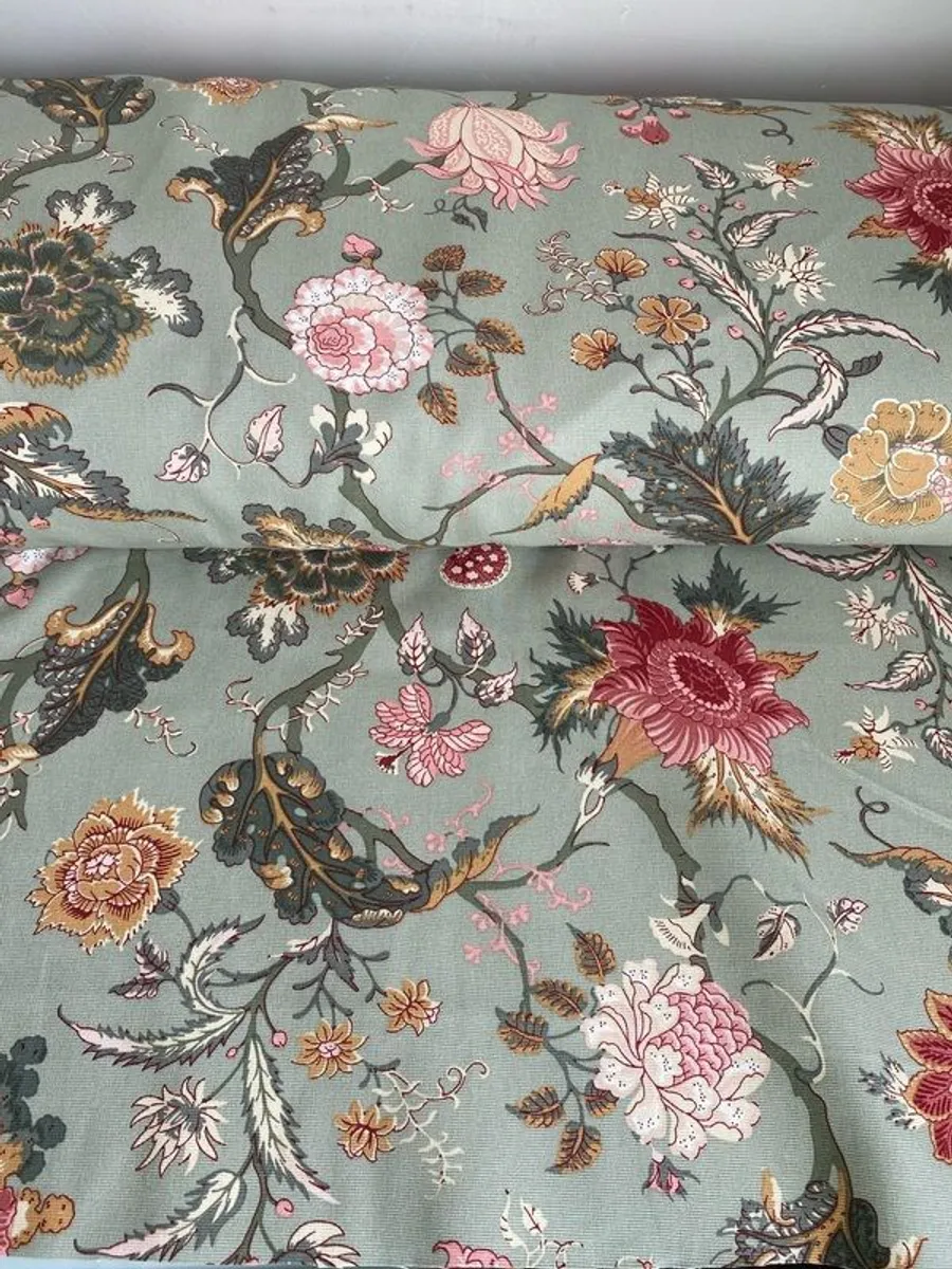 New 20m roll of heavy fabric (half price) - Image 1