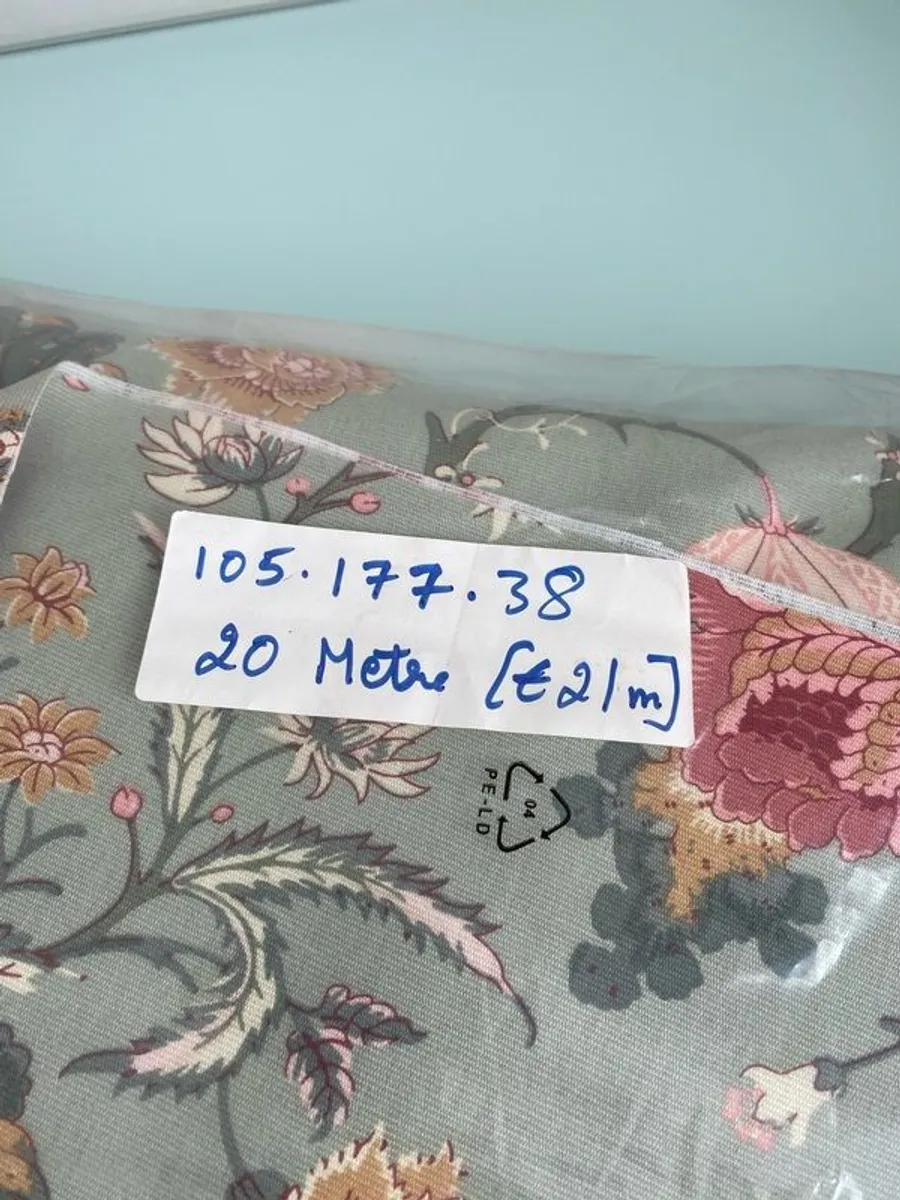 New 20m roll of heavy fabric (half price) - Image 4