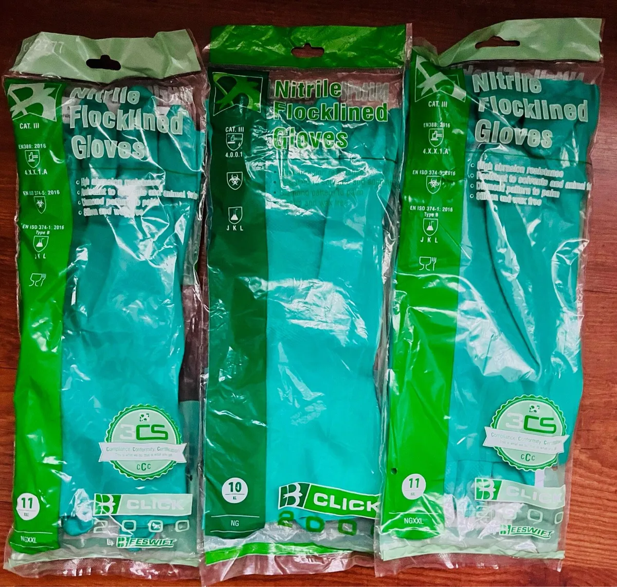 3new packed gloves - Image 1