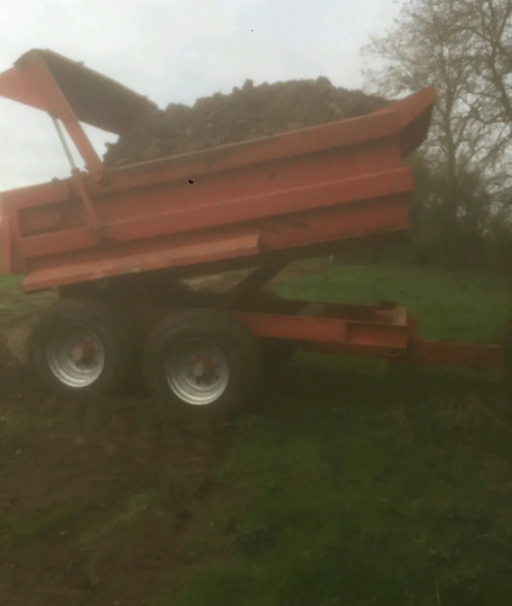 Tractor and 14 ton dumper - Image 2