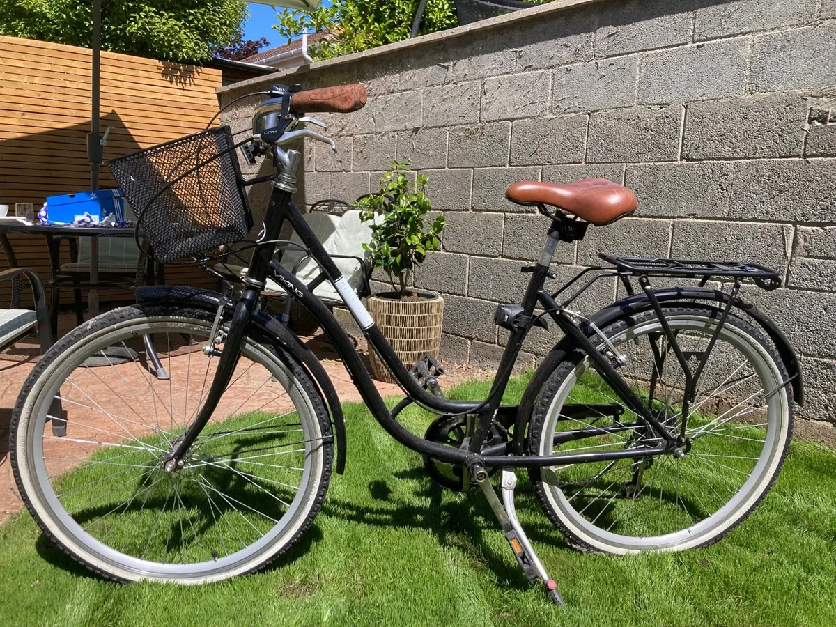 Ladies Dutch style bike - Image 1