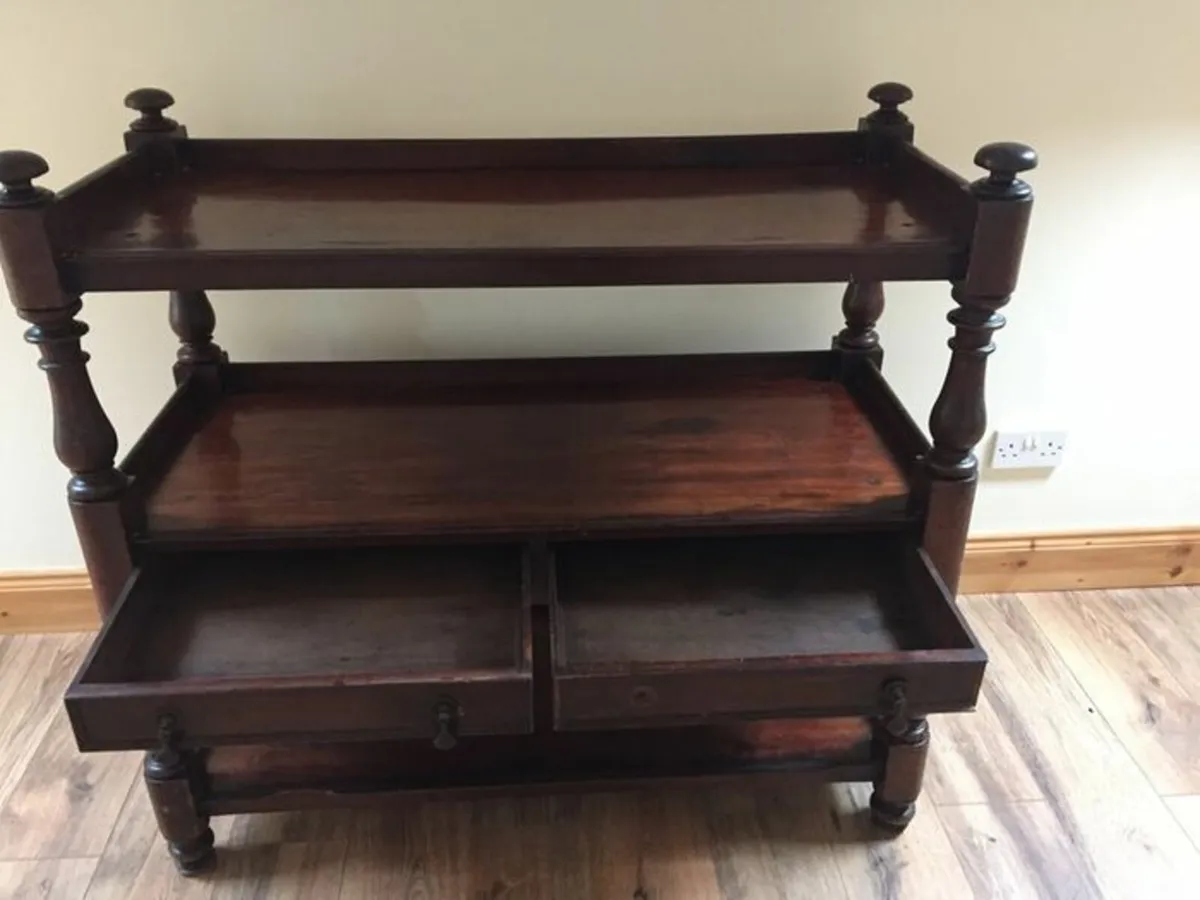 Buffet table - Image 1