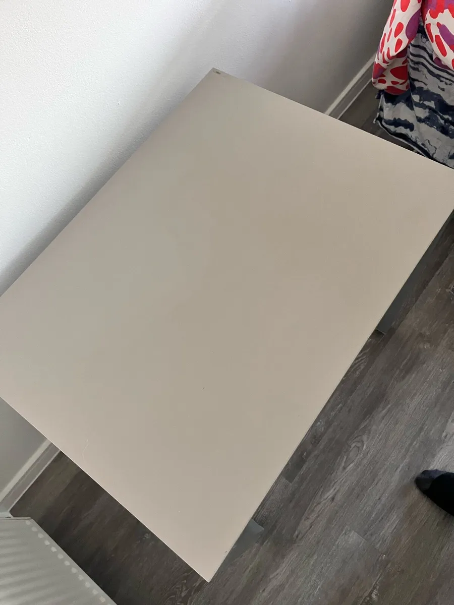 Office table - Image 4