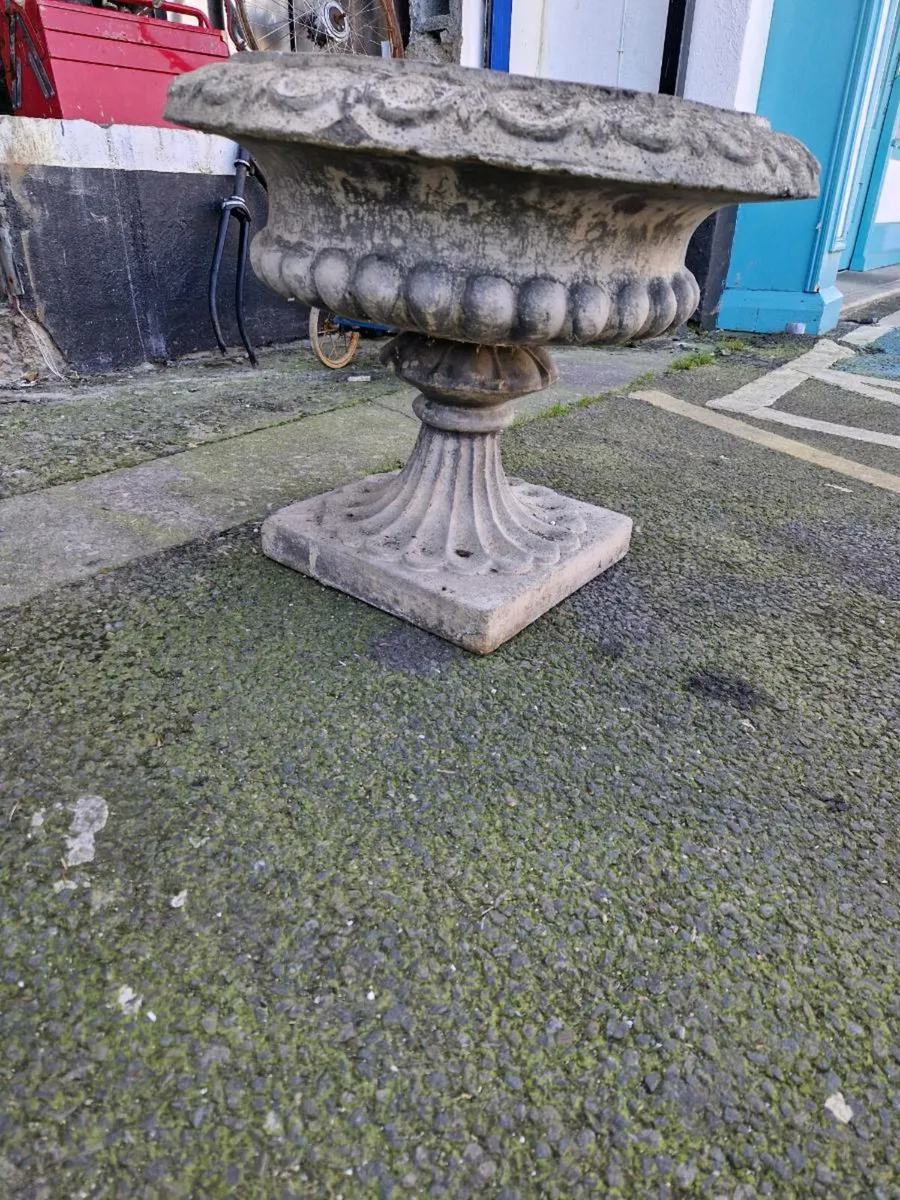 Vintage Garden Planter Sandstone - Image 4