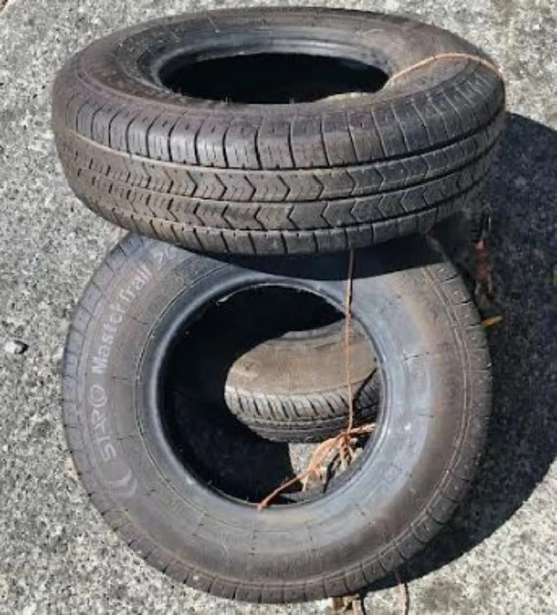 25 Wheel barrow tyres - Image 3