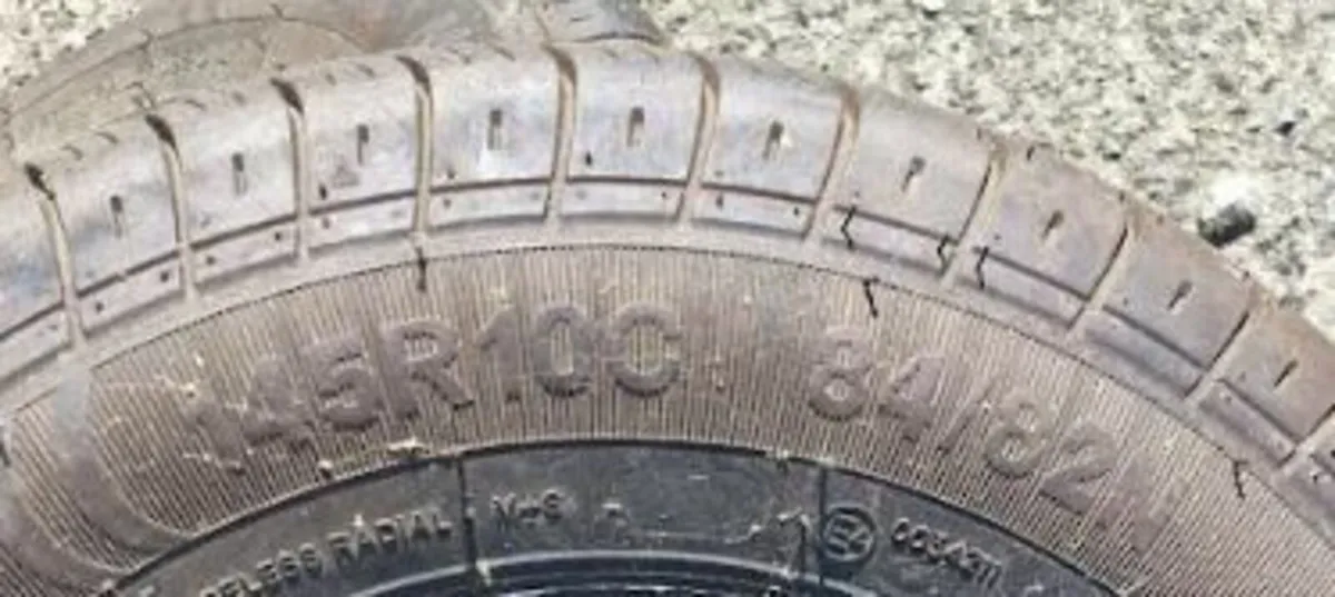 25 Wheel barrow tyres - Image 4