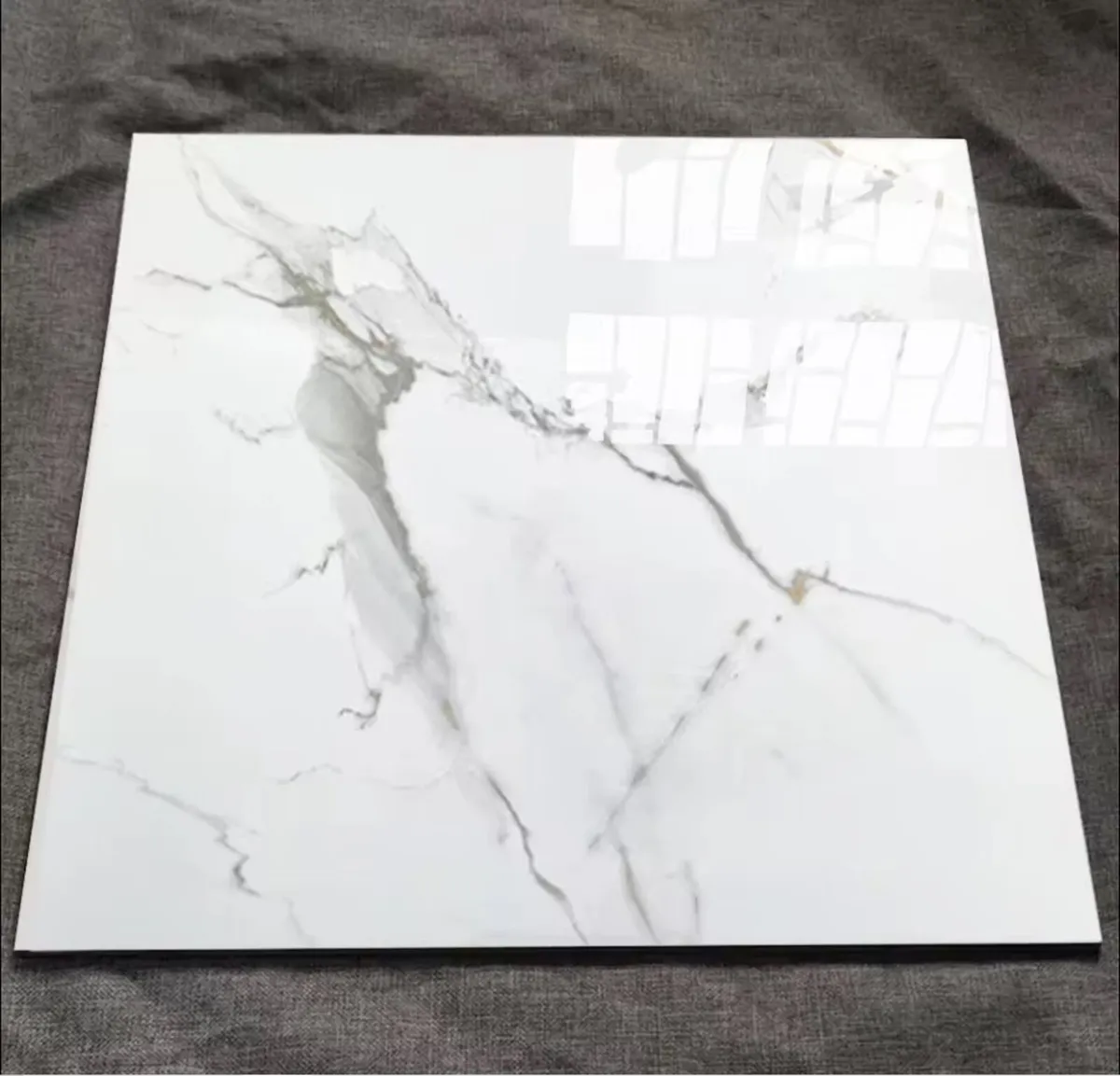 60x60 marble feature tiles €16 per sqm - Image 1