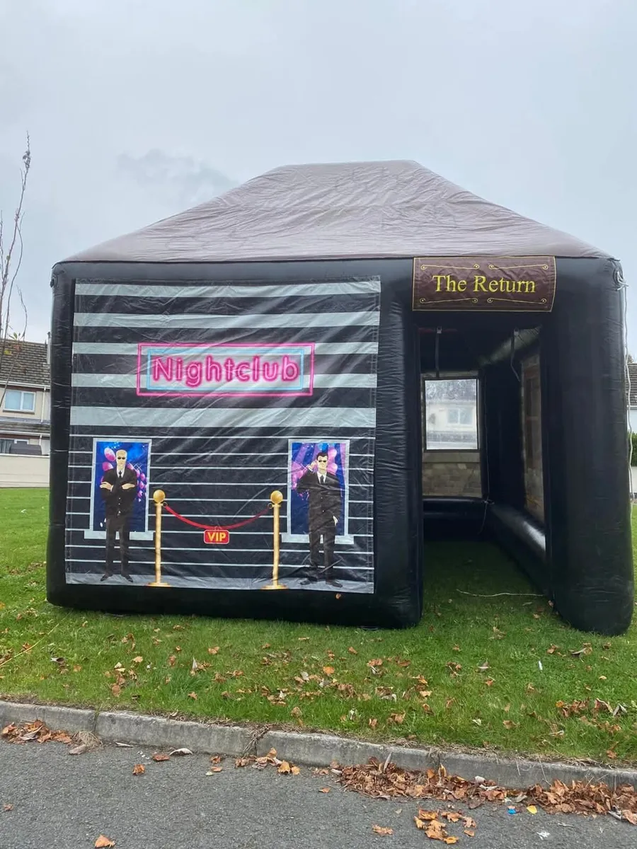 Inflatable pub - Image 1